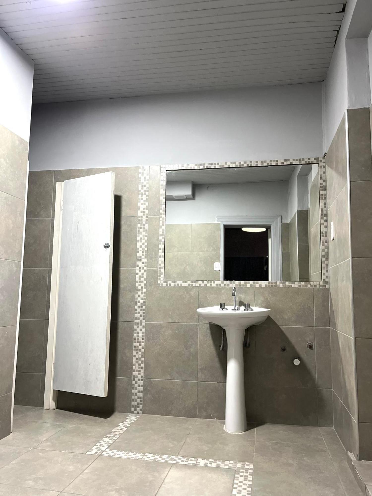 Hostel Dale Мендоса Экстерьер фото